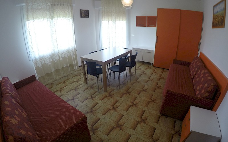 CAORLE APARTMENTS - SPACIOUS APARTMENT WITH TERRACE